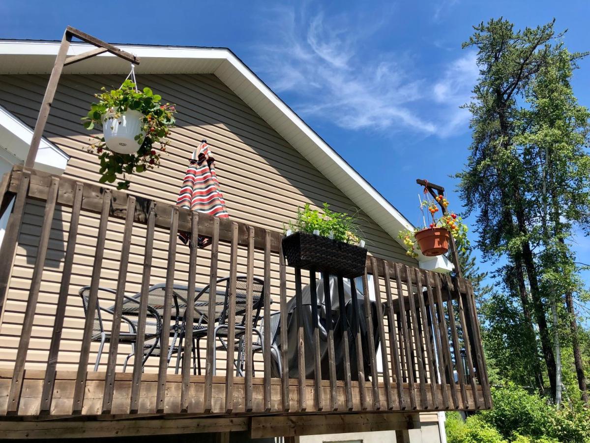 Le Chalet De Claude, Au Pied Des Monts-Valin Saint-David-de-Falardeau Εξωτερικό φωτογραφία